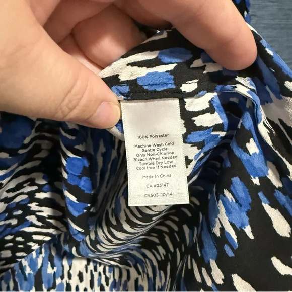 Talbots Nantucket Blue Black White Patterned Button Down Roll Tab Sleeve Large - Picture 4 of 6